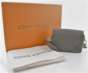 Authentic LOUIS VUITTON LV Aerogramme Fastline wearable wallet